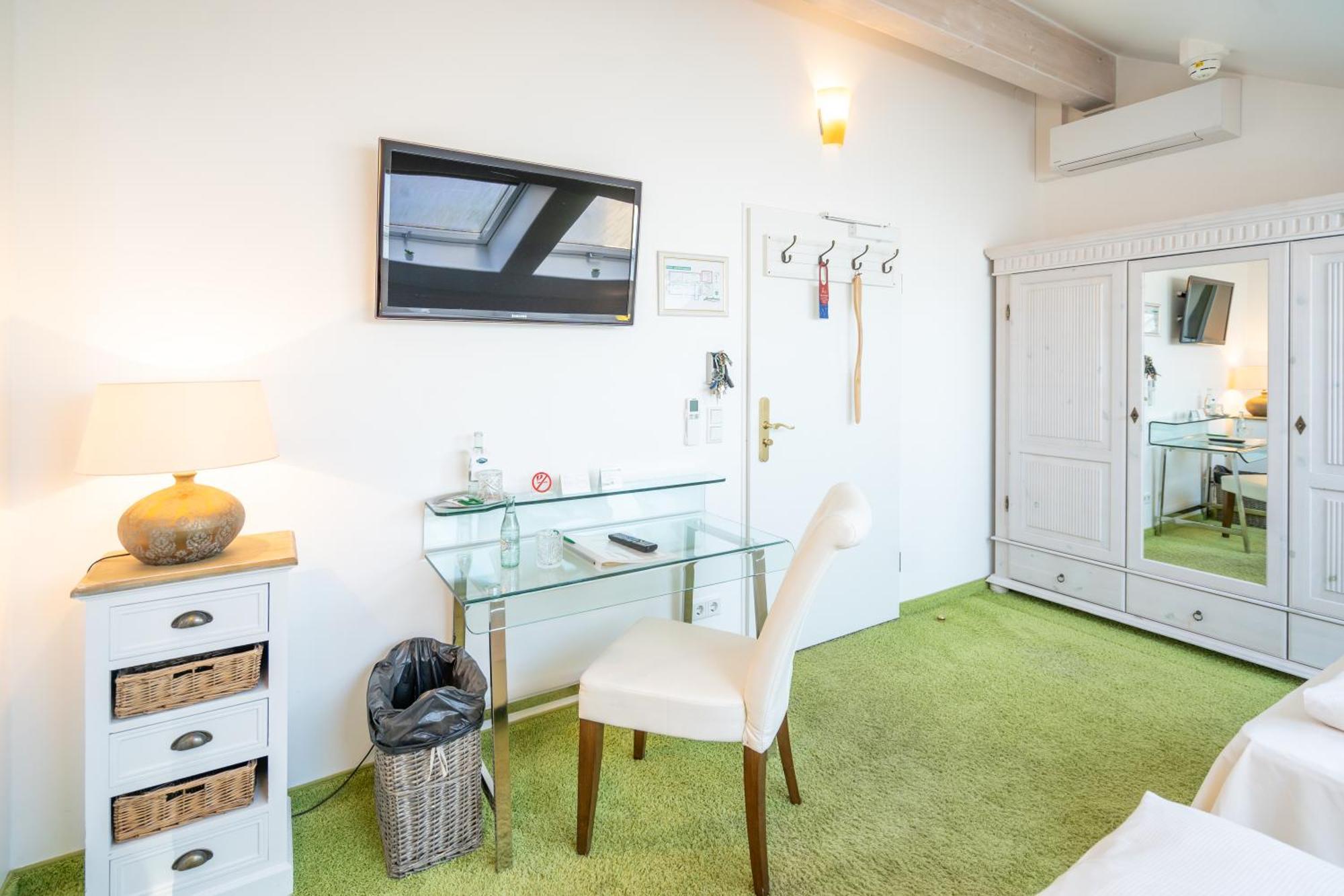Landhaus Hotel וולפרטסהאוזן מראה חיצוני תמונה